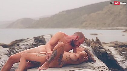 Watch Nice-looking Wenchs Dirt